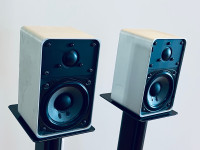 Realistic Minimus-7 silver speakers 40 watts 