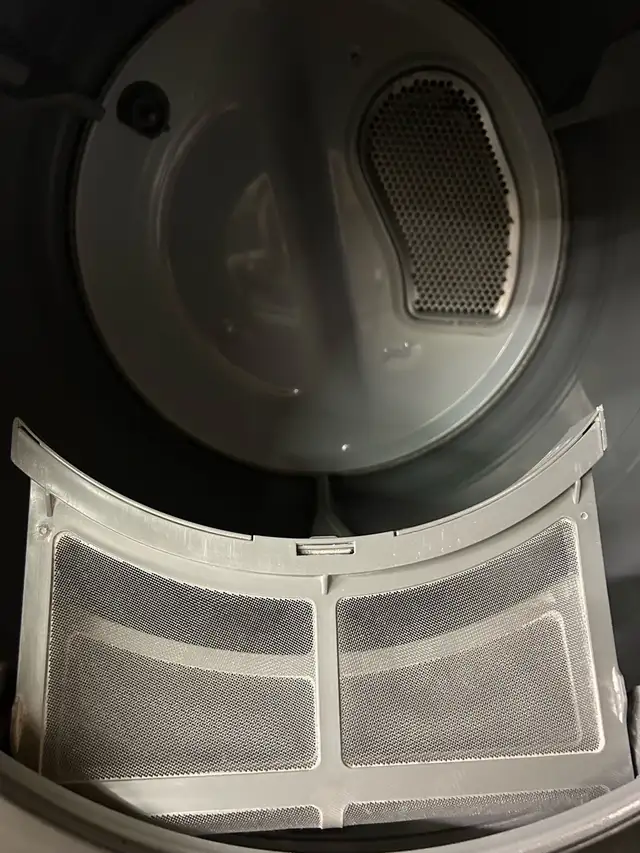 Samsung 27” Stackable Front Load Washer & Dryer. in Washers & Dryers in Kitchener / Waterloo - Image 6