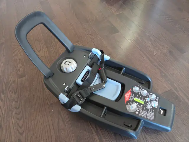 Peg Perego Primo Viaggio Nido Infant Car Seat in Strollers, Carriers & Car Seats in Markham / York Region - Image 8