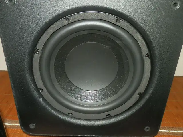 Polk Audio PSW111 8" Powered Subwoofer and Surround Sound Speake in Speakers in Dartmouth - Image 8