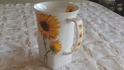 NEW FINE BONE CHINA BIG "SUNFLOWER"  MUG -GLENEAGLES, EDINBURGH, View more
