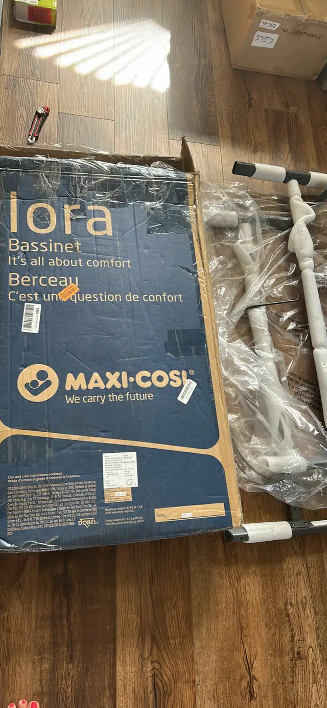 MAXI COSI Iora Bassinet - NEW in Cribs in Hamilton - Image 8
