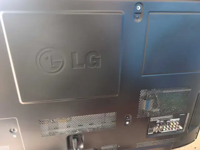 2011 LG Television set in TVs in City of Toronto - Image 5
