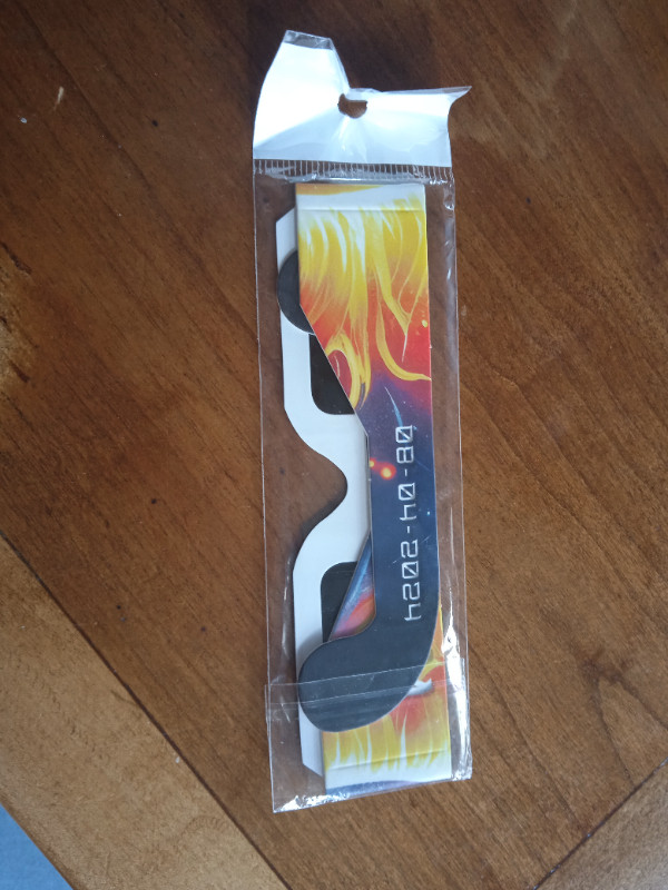Eclipse glasses for sale, certified, singularly packed dans Ventes de garage  à Ville de Montréal - Image 2