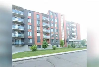 4 1/2 condo available, excellent location in Laval