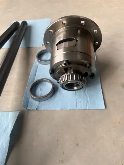Selling 31 spline 4 lug alloy USA rear axles and an Eaton Detroit locker 31 spline 8.8” differential...