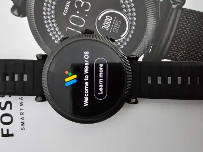Fossil Gen 4 Sloan HR fossil smart watch dw7f2 Black Comes with all original parts, straps, charger...