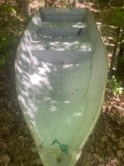 Good 12’ boat for fishing or hunting