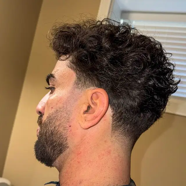 Professional barber560635946584002561