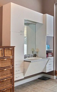 Armoires de salle de bain, miroir, et lavabo GRATUIT