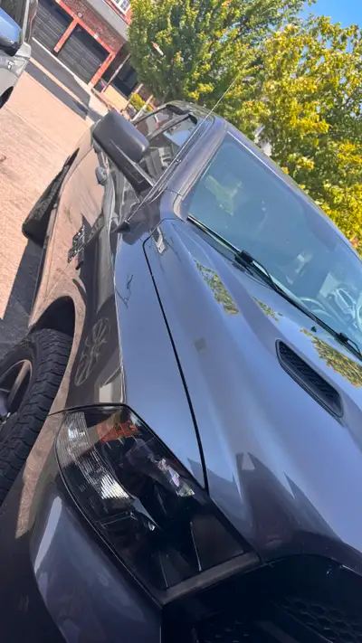New tires, breaks, one owner. 2020 dodge ram 1500 hemi. 95,000km 35,000