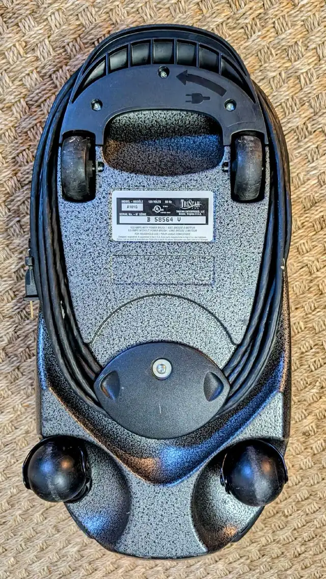 TriStar canister vacuum cleaner with powerhead and accessories in Vacuums in Winnipeg - Image 5