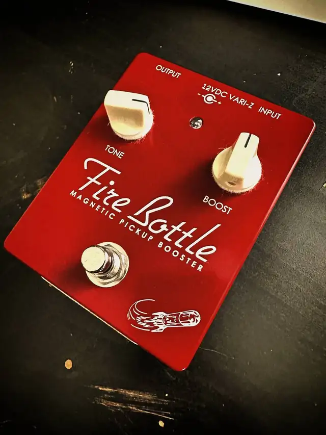 Effectrode Fire Bottle Tube Booster in Amps & Pedals in City of Montréal - Image 2