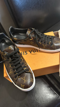 Louis Vuitton size 9 shoes - almost brand new