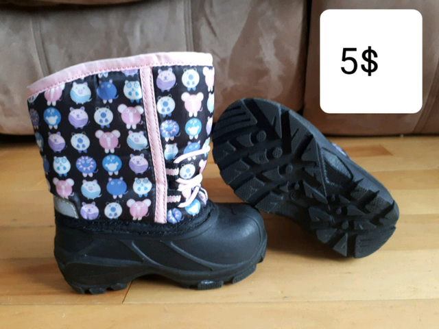Souliers et bottes grandeur 5 petite fille in Kids & Youth in Laval / North Shore - Image 3