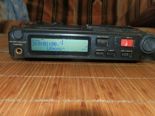 Marantz Portable Solid State Recorder PMD670 (PMD670/U1B) in Other in City of Halifax - Image 3