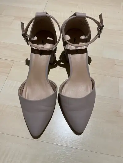 Ladies shoe , View more