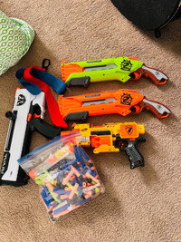 Set of Nerf guns & bullets