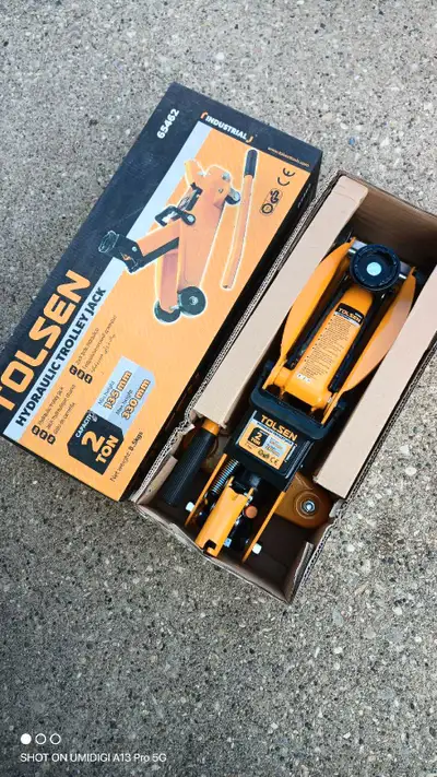 Brand new 2 ton jack, View more