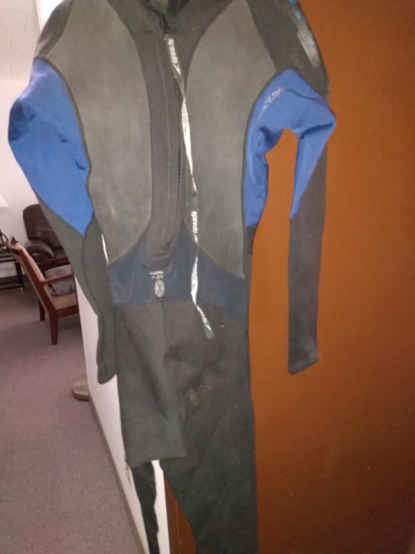 Speedo flex tech wetsuit. in Water Sports in Sault Ste. Marie