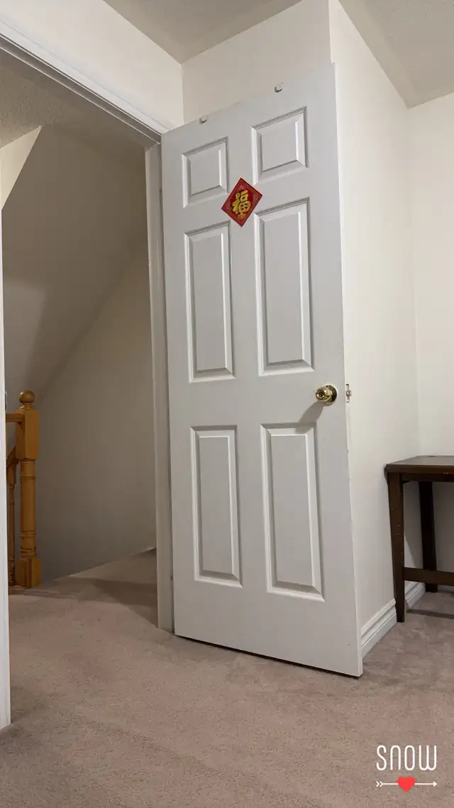 Room for rent-Female