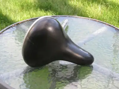 Selle de vélo ENERGY, tige et réflecteur, View more