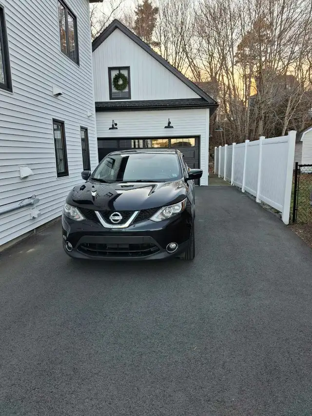 Nissan SUV in Cars & Trucks in City of Halifax - Image 6