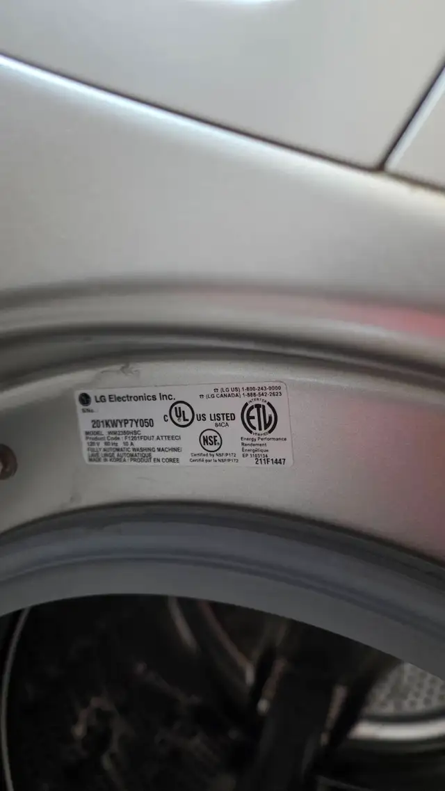 LG Washer & Dryer Front Load - 4.3 cu.ft. Extra Large in Washers & Dryers in Markham / York Region - Image 4
