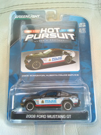 GREENLIGHT HOT PURSUIT 2008 FORD MUSTANG GT EDMONTON POLICE MINT