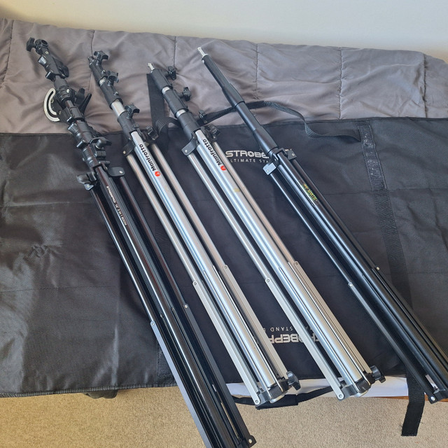 STROBEPRO boom and bag + light stands in Cameras & Camcorders in Calgary