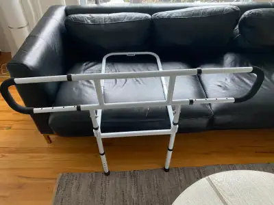 BARRIÈRE de LIT AJUSTABLE et NEUVE, View more