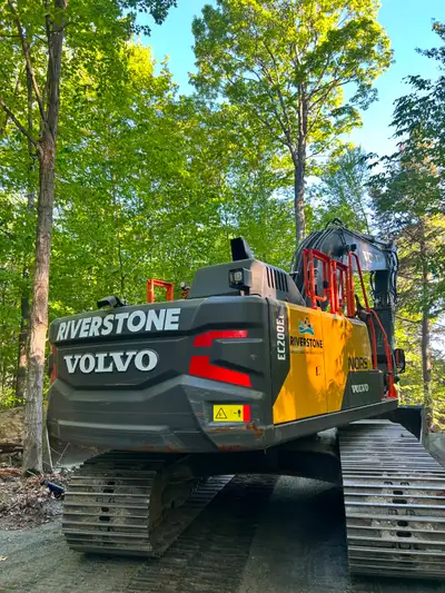 NOW HIRING – Experienced Excavator Operator Riverstone Excavation & Underground Ltd. is seeking a hi...