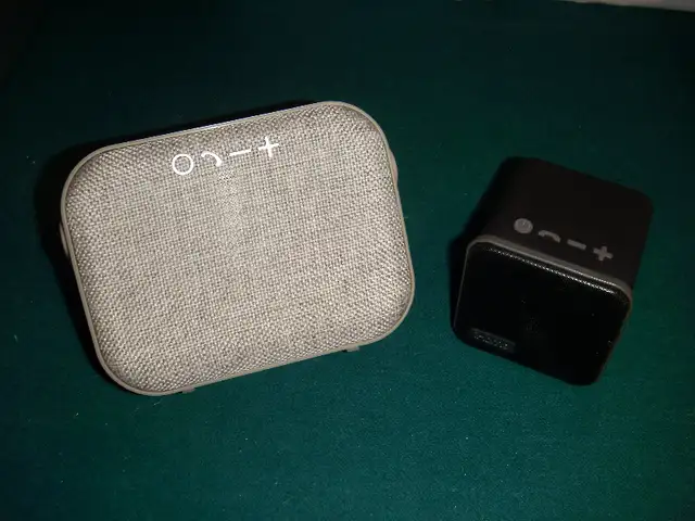 BLUETOOTH SPEAKERS, $15/each.628632568974111216