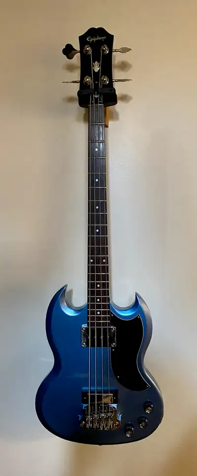 Epiphone SG customized short scale bass + case, View more