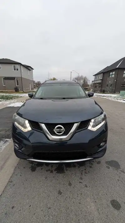 I am selling my fully-loaded 2015 Nissan Rogue SV, a compact SUV that includes every available featu...