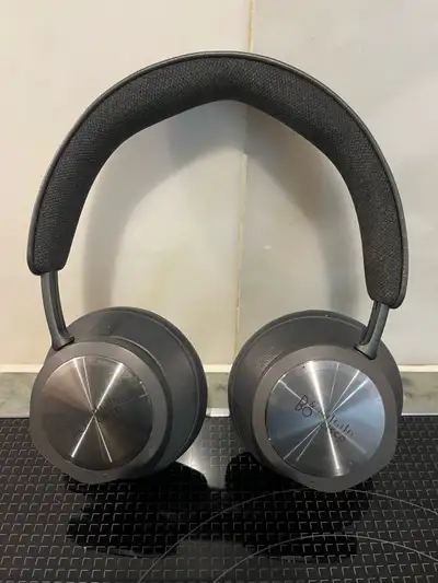 Bang & Olufsen Cisco 980 headset, View more