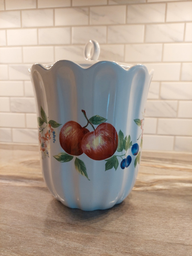 Corelle Chutney Canister & Cookie Jar Set in Kitchen & Dining Wares in St. John's - Image 4