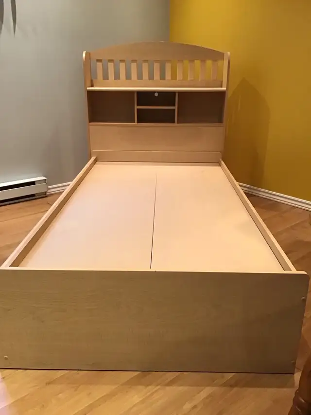 set de chambre enfant in Beds & Mattresses in Laval / North Shore - Image 2