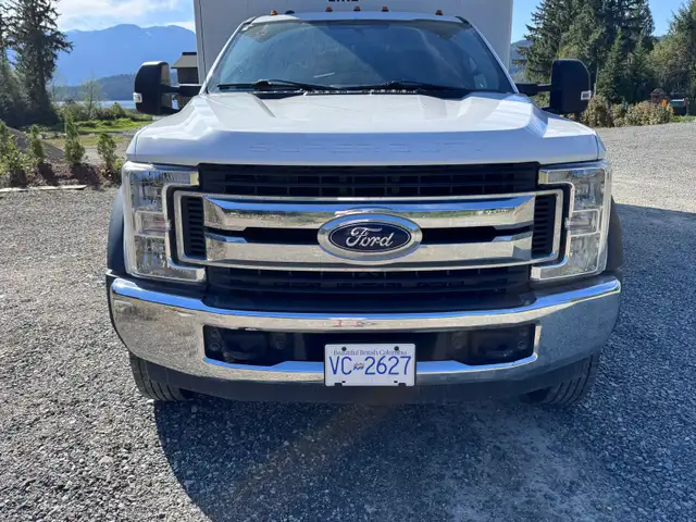 2019 ford F-550 box truck with Pallfinger liftgate in Cars & Trucks in Terrace - Image 3