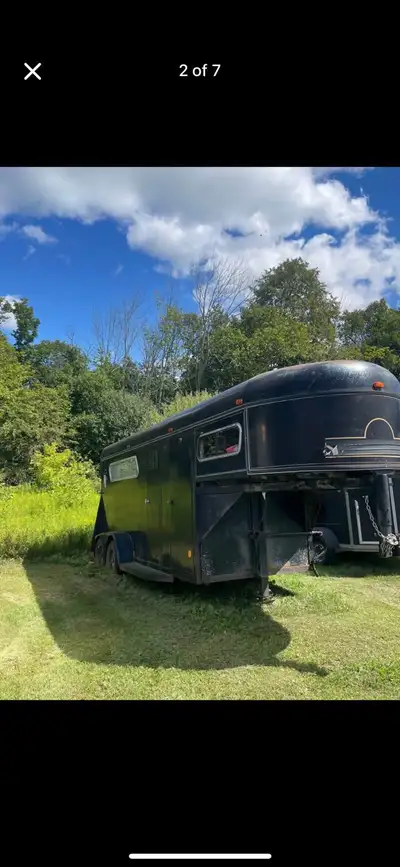 1993 Royal 2 Horse Trailer for Sale with Tack Room Located in Rockwood Ontario New ramp installed in...