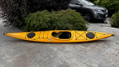 Have youth that wants to paddle right along with the big boats? Here’s the perfect platform. Tahe 12...