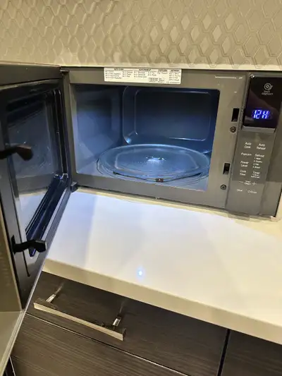 Selling LG Microwave. Still in great condition. Looking for $100 OBO