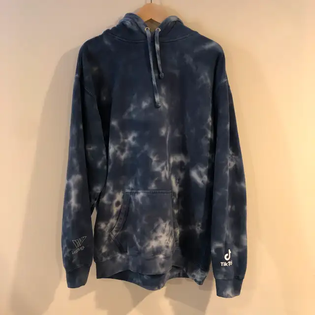 2020 The Weekend XO Static Tie Dye Hoodie Size Large L Men's in Men's in Barrie - Image 4
