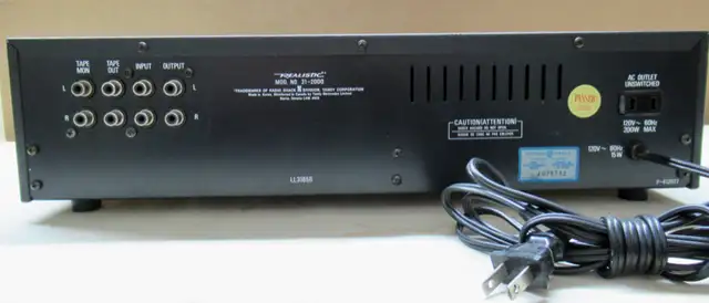 Vintage Realistic Stereo Equalizer in Stereo Systems & Home Theatre in St. Catharines - Image 4