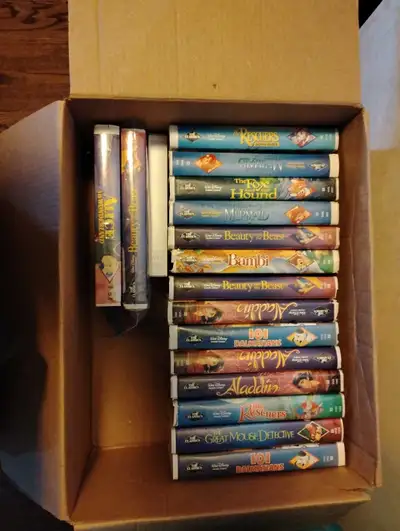 Got 16 black diamond VHS Disney movies three Beauty and the Beast one Bambi two little mermaids to 1...