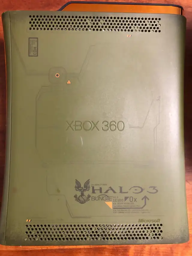 Xbox  360 Halo&  Xbox 360(both 3rings with accesories Repairable in XBOX 360 in City of Montréal - Image 8