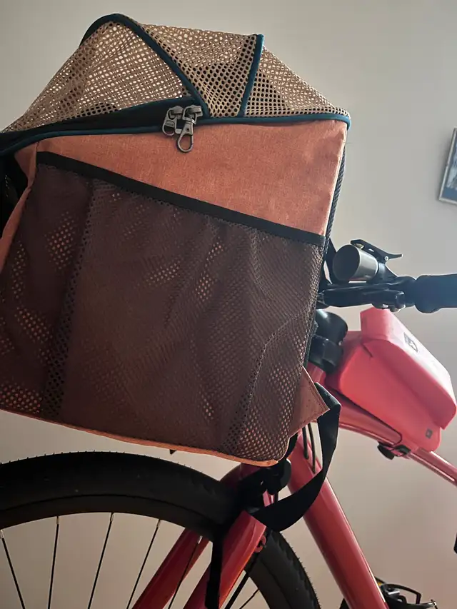 Pet Bicycle Carrier / Bike Basket for Small Dog or Cat – Like Ne in Road in Ottawa - Image 6