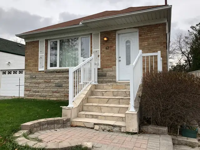 room for Rent near Kennedy and Eglinton