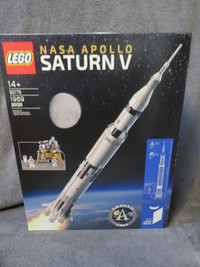 NEW LEGO® NASA Apollo Saturn V