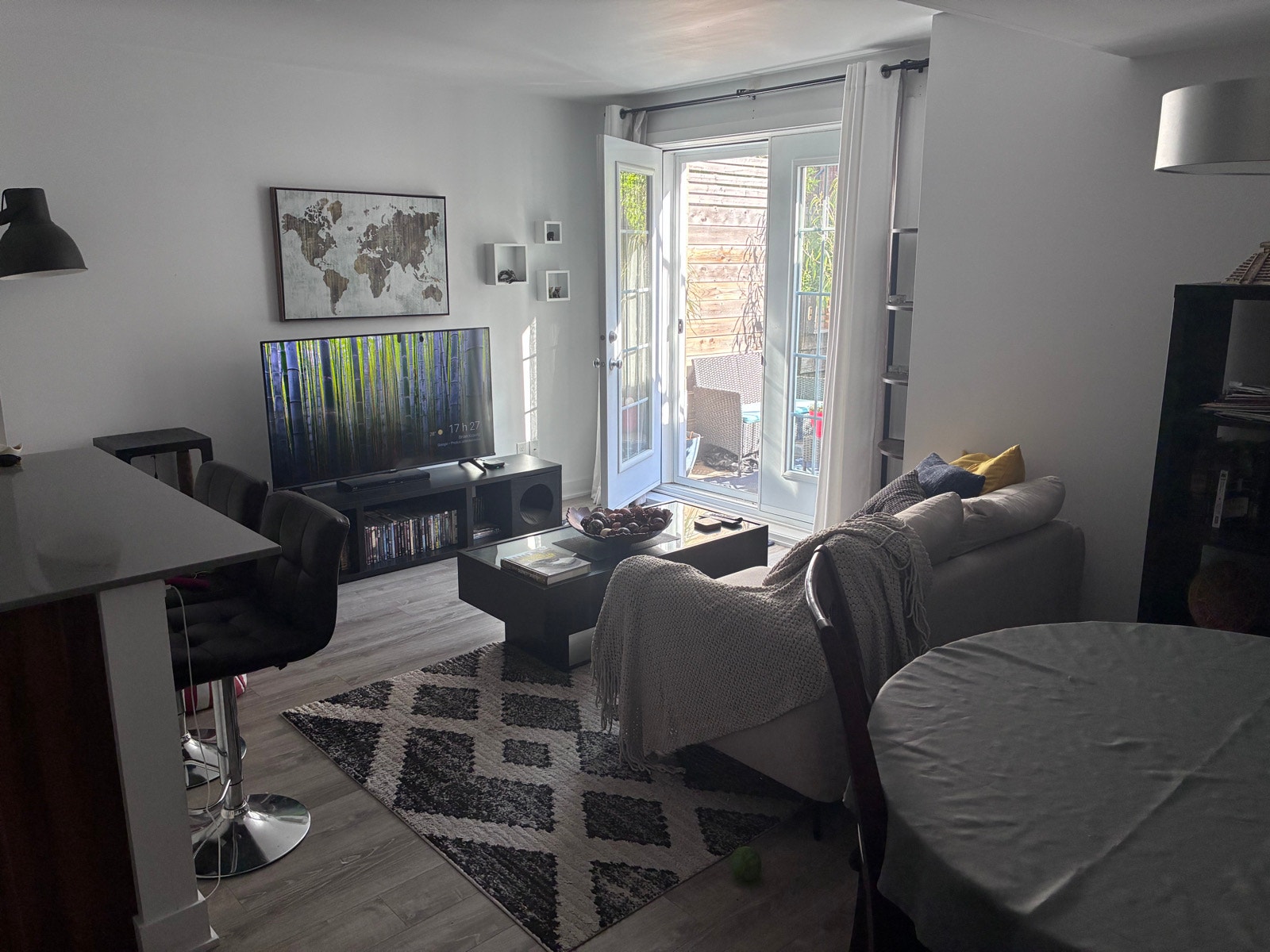 2552 Av. de la Gare — photo 1